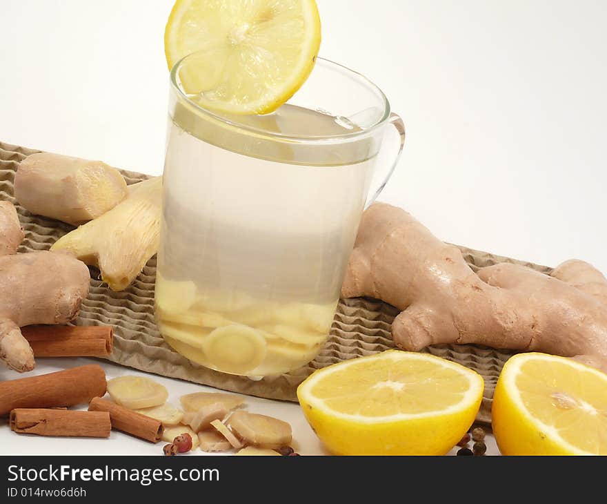 A large ginger root, spices for the preparation of tea. A large ginger root, spices for the preparation of tea