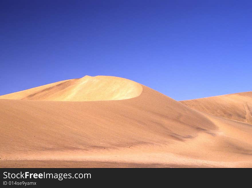 Blu sky and desert