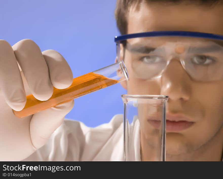 Joung scientist working in a laboratory