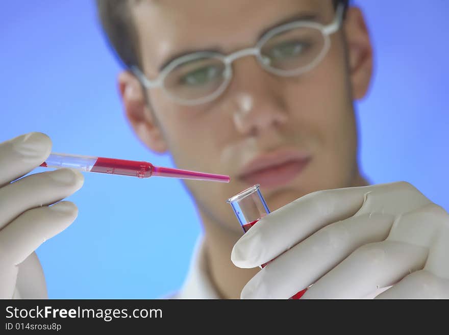 Joung scientist working in a laboratory