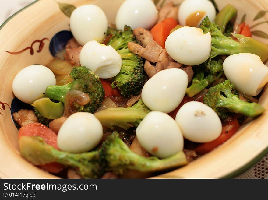 Close up of broccoli with quail eggs