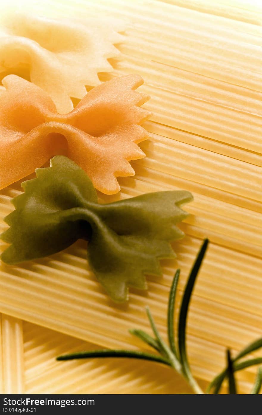 Different types of Italian pastas prepared to cook