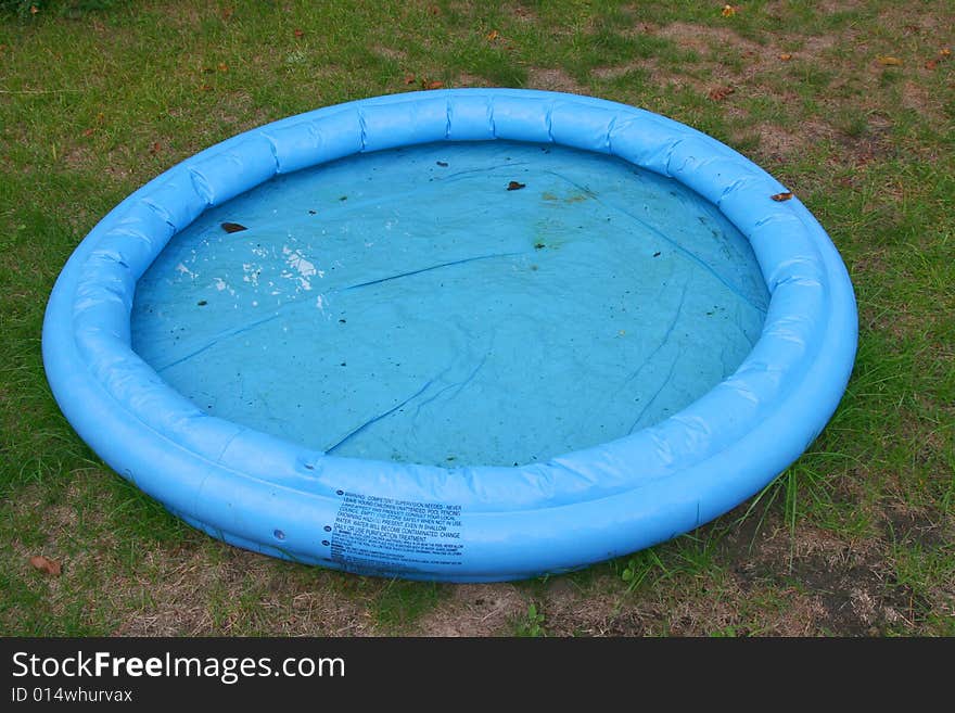 Rubber swimming pool