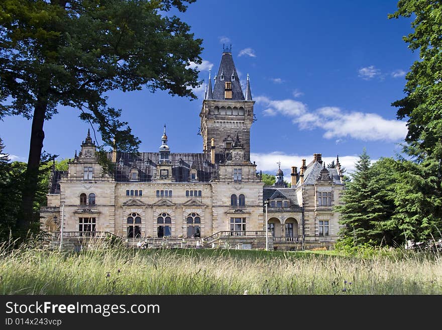 Palace Schloss Hummelshain and palace Garden trough forest