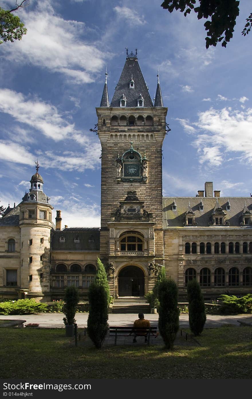 Palace Schloss Hummelshain at evening