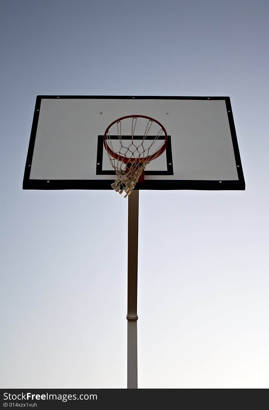 Basketball hoop