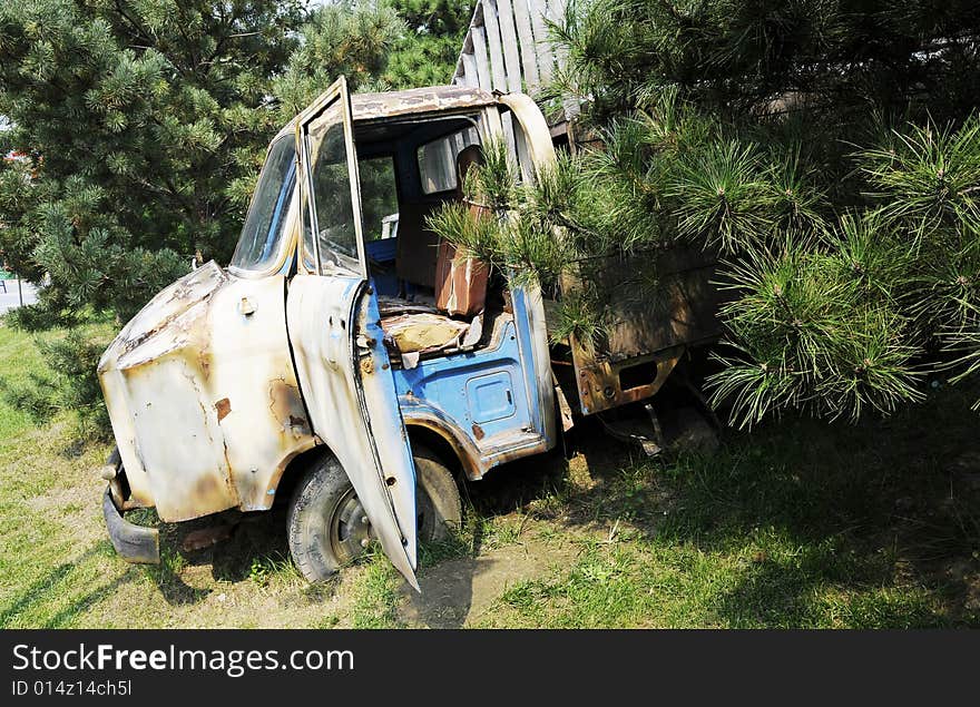 Damning truck