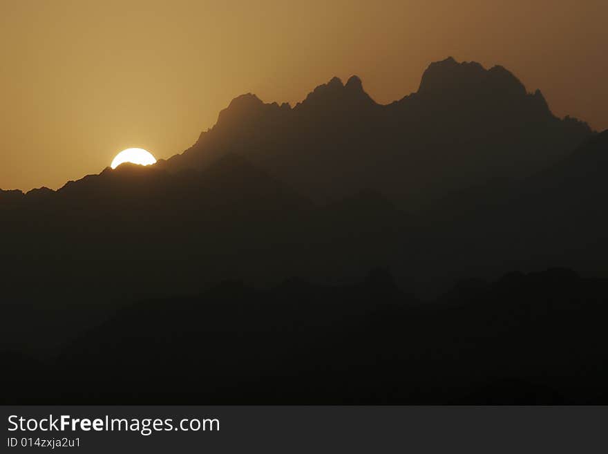 Beautiful sunset in sahara desert, egypt, africa