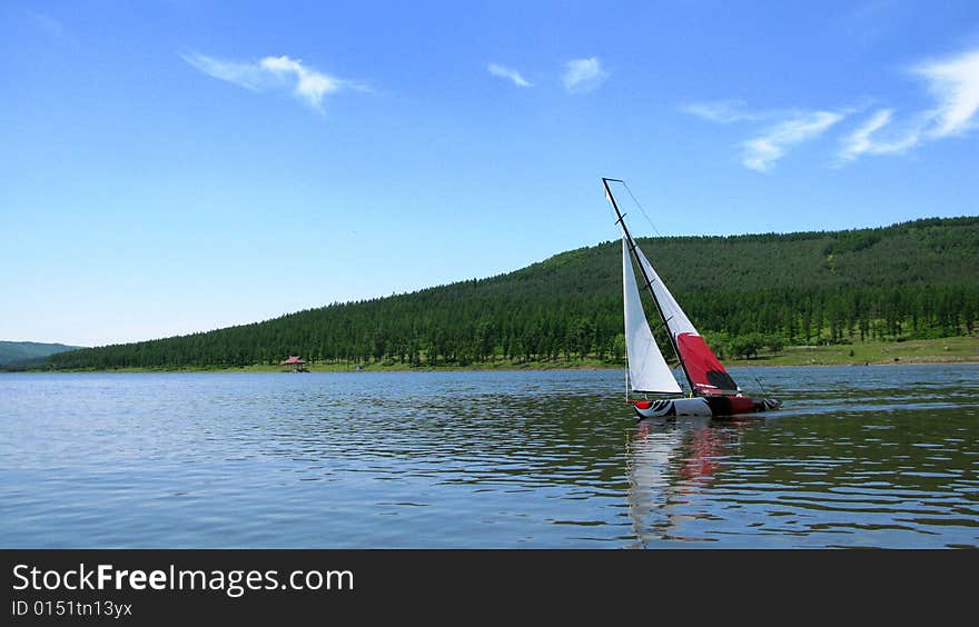 MODEL SAILING YACHT