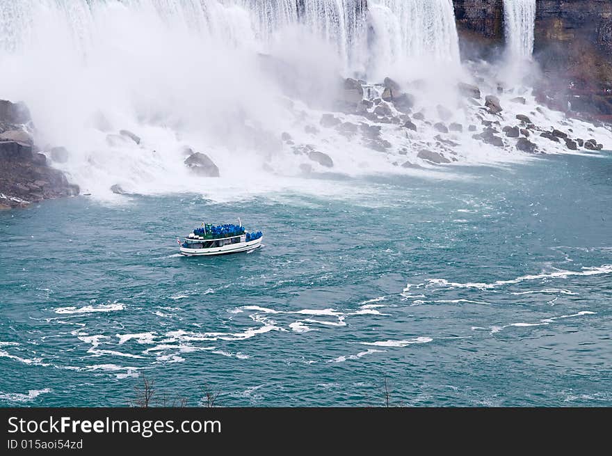 Boat near Niagara