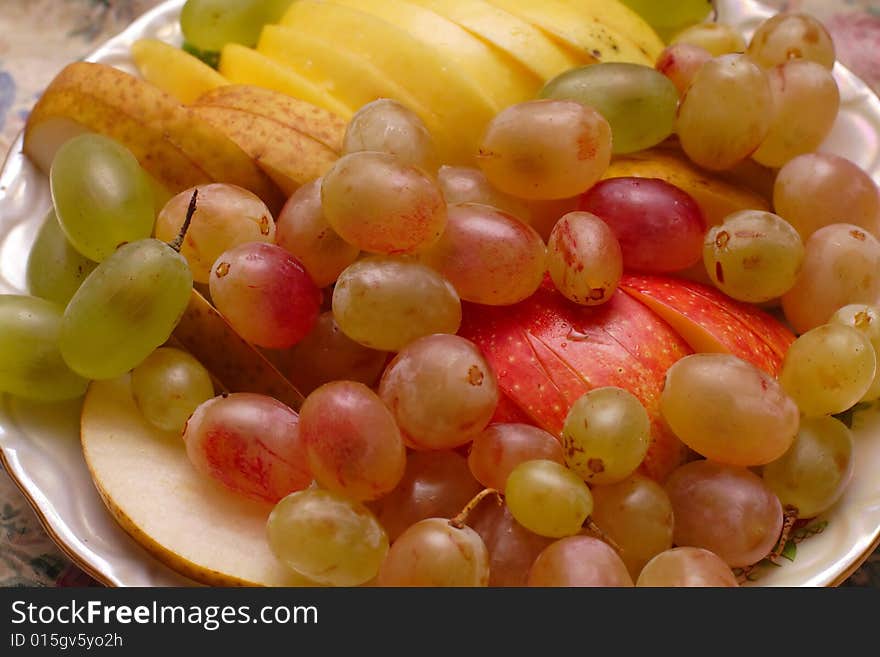 Fresh fruits for hot summer with low calorie