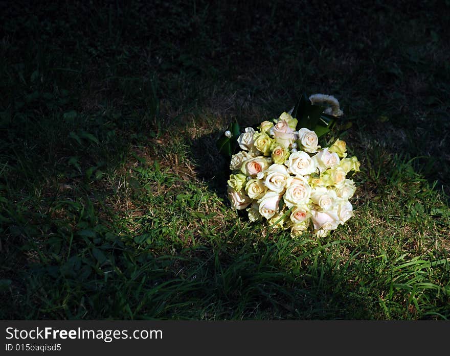 The wedding bouquet with beautifull white roses