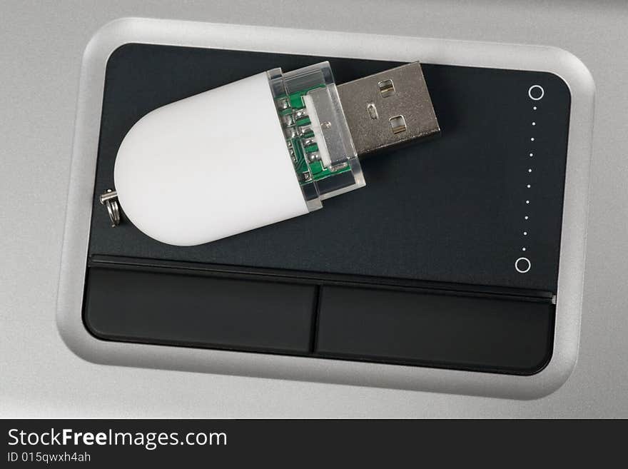 Pendrive And Touching Mouse On The Computer