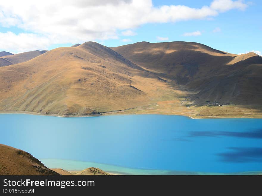 Tibet s Yangzhuoyong Lake