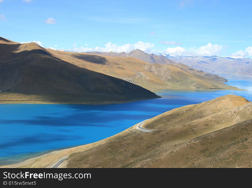 Tibet s Yangzhuoyong Lake