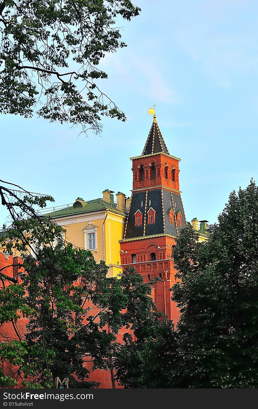 Commandant's tower (deaf tower) of the Moscow Kremlin 1493-1495.
Here lives а ghost of Funny Caplun (It shot at Lenin) and she has been shot (she was executed) in the Kremlin. Commandant's tower (deaf tower) of the Moscow Kremlin 1493-1495.
Here lives а ghost of Funny Caplun (It shot at Lenin) and she has been shot (she was executed) in the Kremlin.