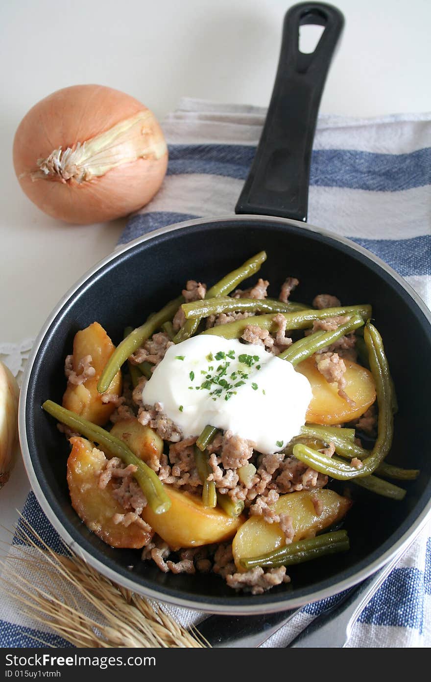 A fresh meal of meat, potatoes and green beans. A fresh meal of meat, potatoes and green beans