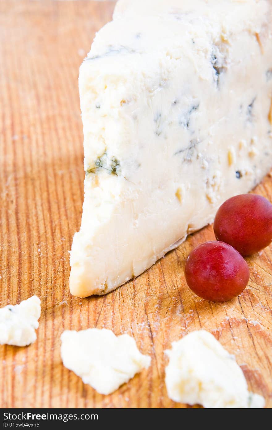 Blue stilton with grapes