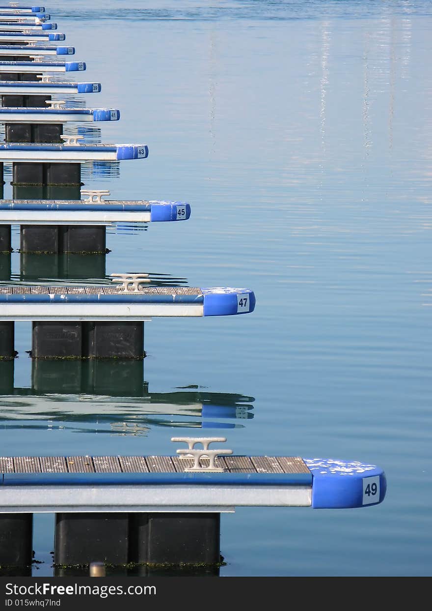 Symmetric boat piers