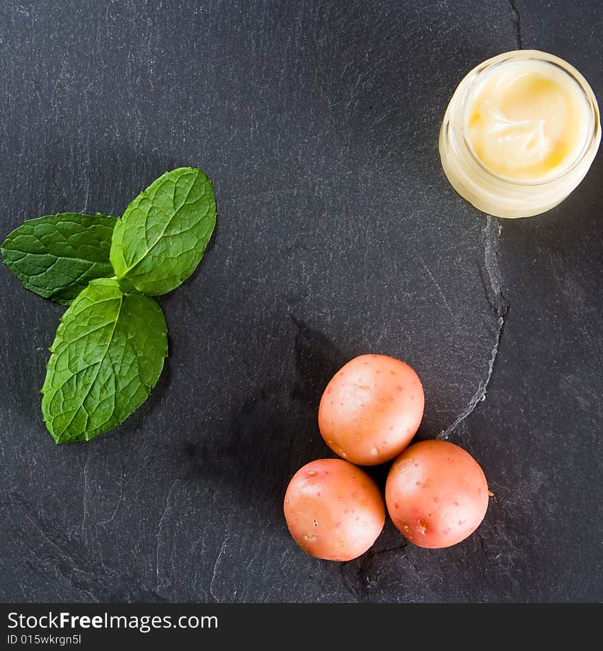 Three new potatoes with mint and butter