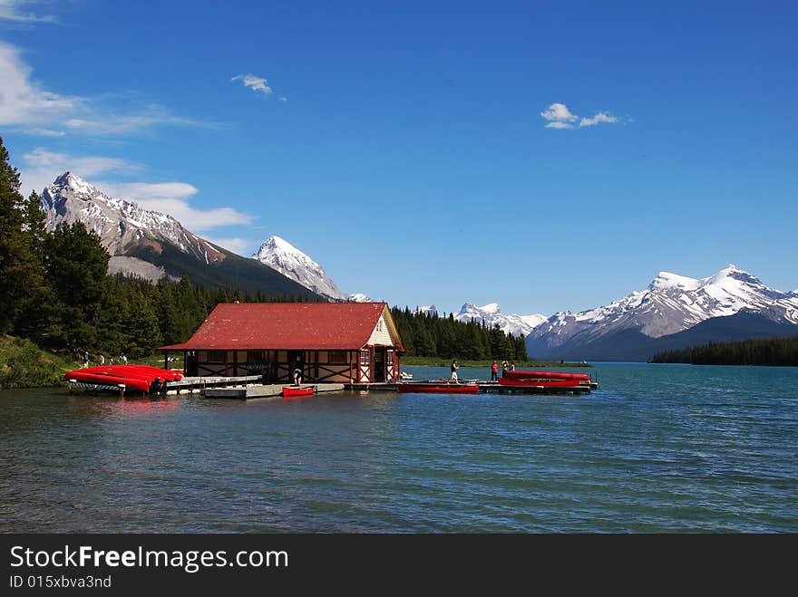 Magline Lake