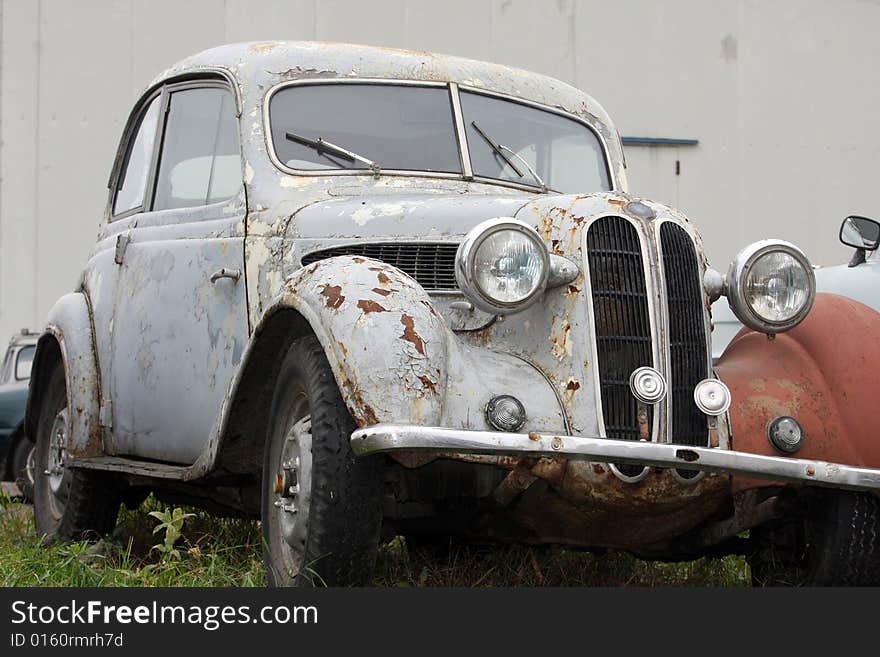 The rusty automobile