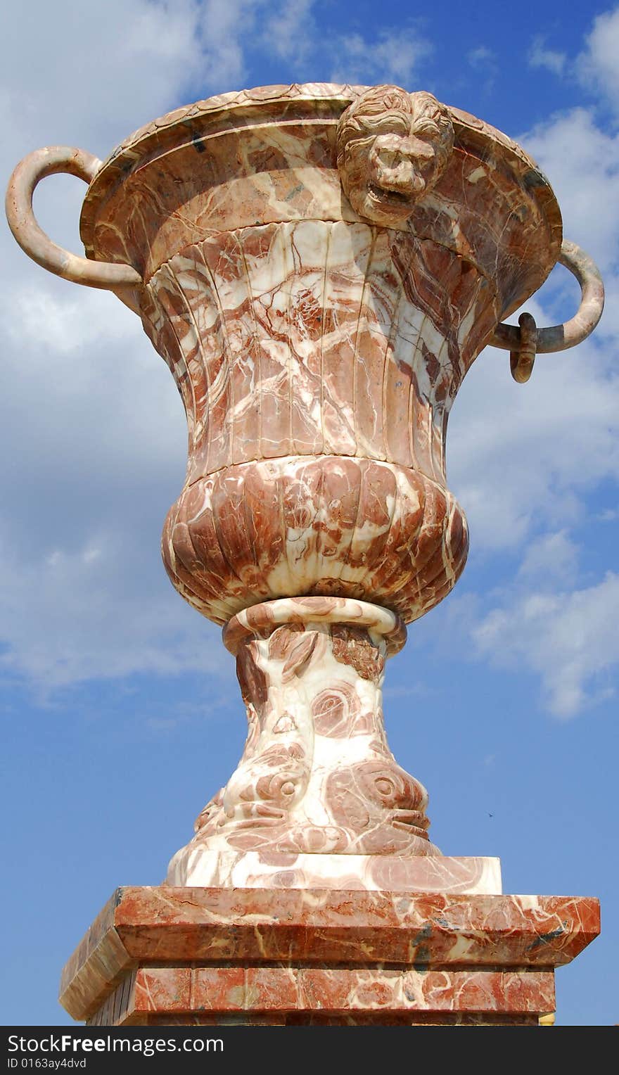 Chinese cup at the entrance of the garden's eastern Qta. Louridoa, Bombarral, Portugal