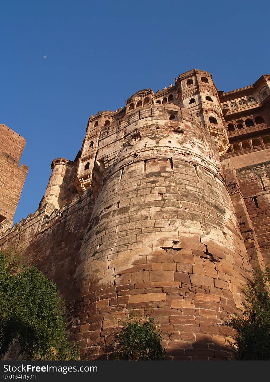 Mehrangarh Fort, located in Jodhpur city in Rajasthan state is one of the largest forts in India. Mehrangarh Fort, located in Jodhpur city in Rajasthan state is one of the largest forts in India