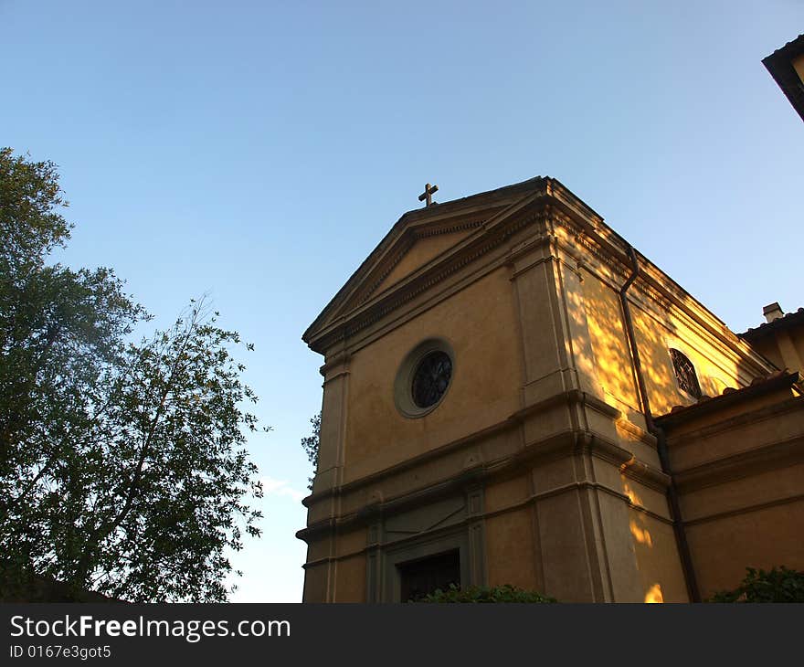 A beautiful shot of a glimpse of a private church in a historic building in Florence