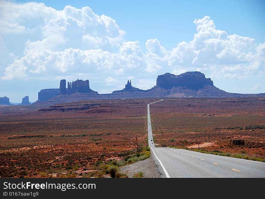 View of Monument Valley in Utah, looking south on highway 163 from few miles north of the Arizona/Utah State line