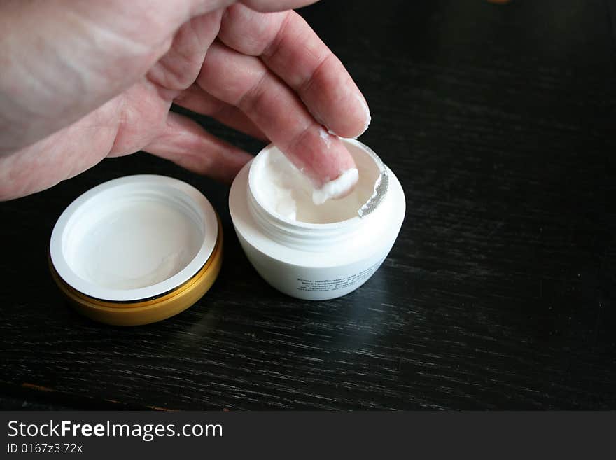 Cream for leaving for skin