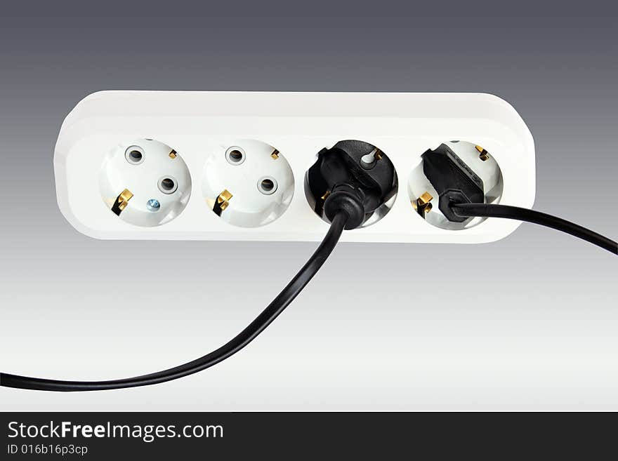 Electric branch with plugs