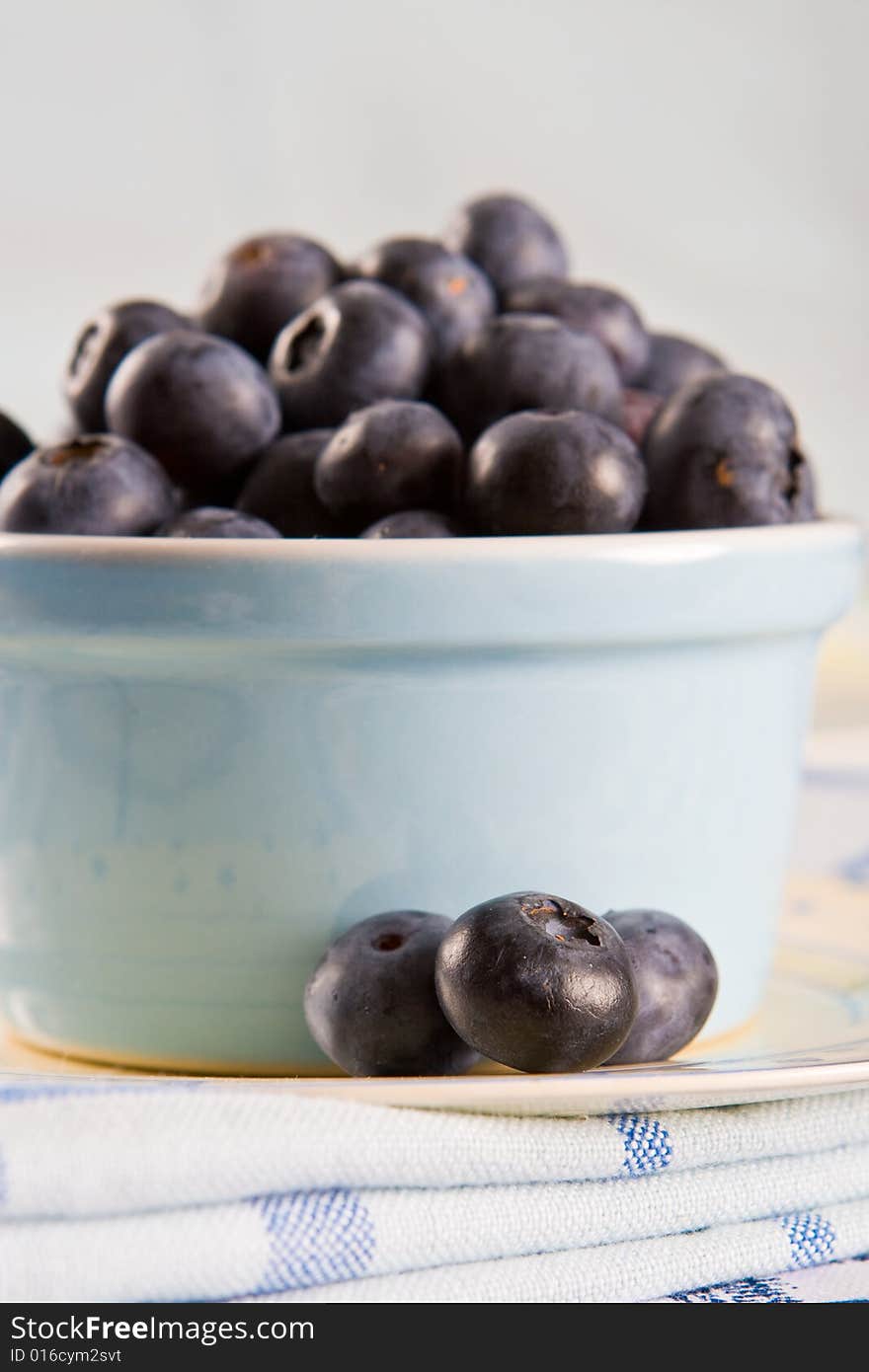 Dish of fresh blueberries