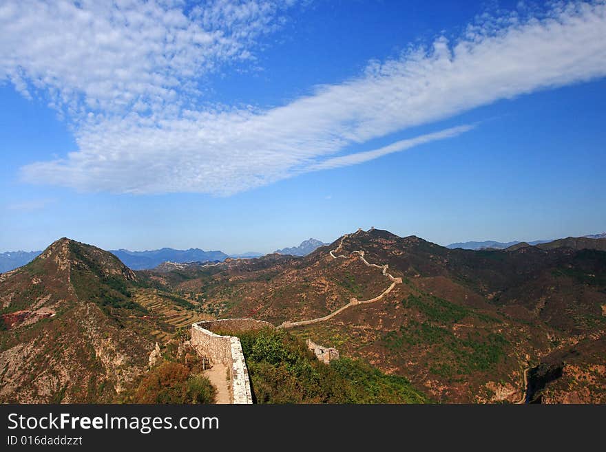 The Simatai Great Wall is celebrated for its steepness, queerness and intactness. The main tourist attractions include the Stairway to Heaven, the Fairy Tower, the Heaven Bridge and the Wangjinglou Tower.