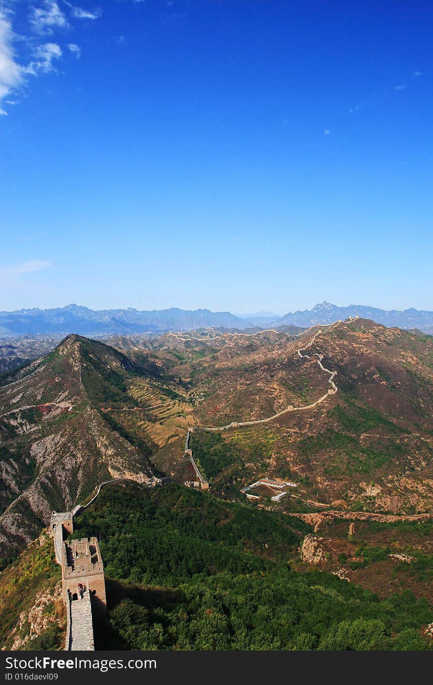 The Simatai Great Wall is celebrated for its steepness, queerness and intactness. The main tourist attractions include the Stairway to Heaven, the Fairy Tower, the Heaven Bridge and the Wangjinglou Tower.