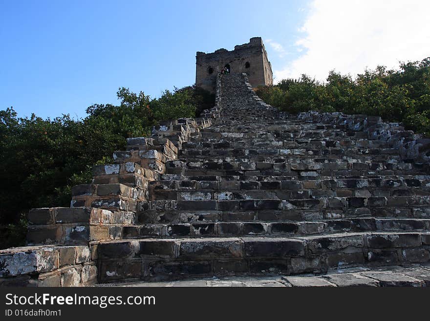 The Simatai Great Wall is celebrated for its steepness, queerness and intactness. The main tourist attractions include the Stairway to Heaven, the Fairy Tower, the Heaven Bridge and the Wangjinglou Tower.