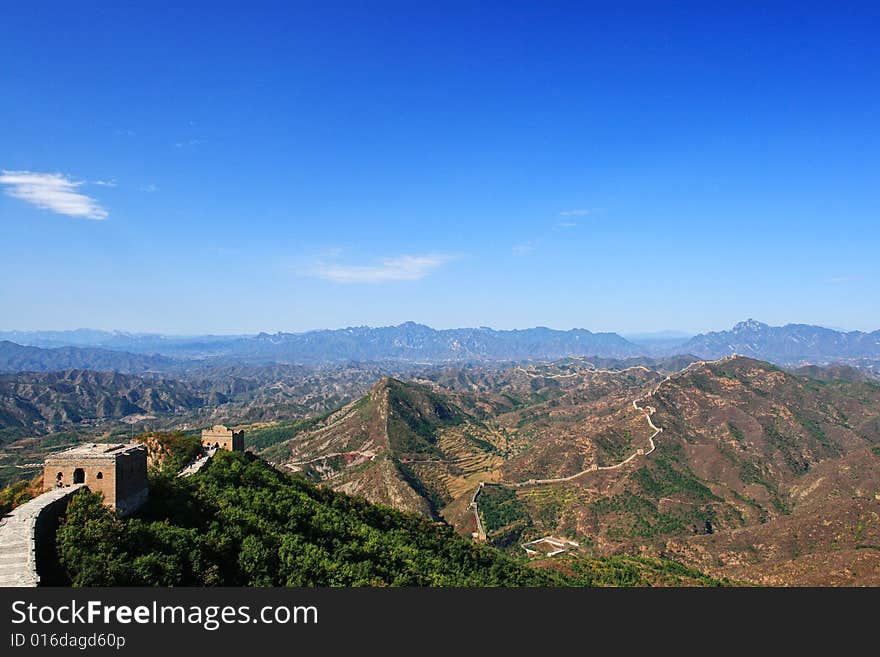 The Simatai Great Wall is celebrated for its steepness, queerness and intactness. The main tourist attractions include the Stairway to Heaven, the Fairy Tower, the Heaven Bridge and the Wangjinglou Tower.