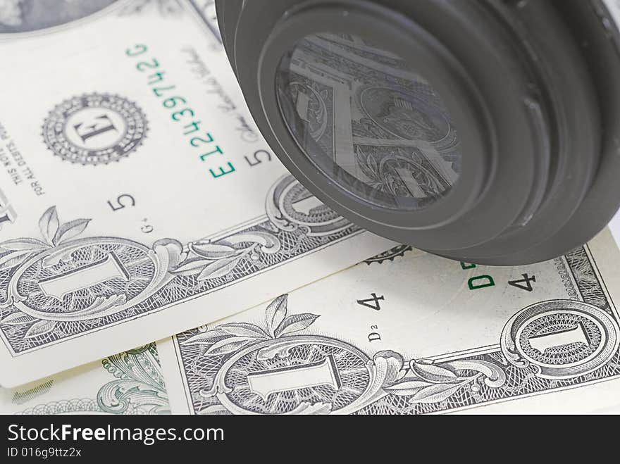 Banknotes and lens