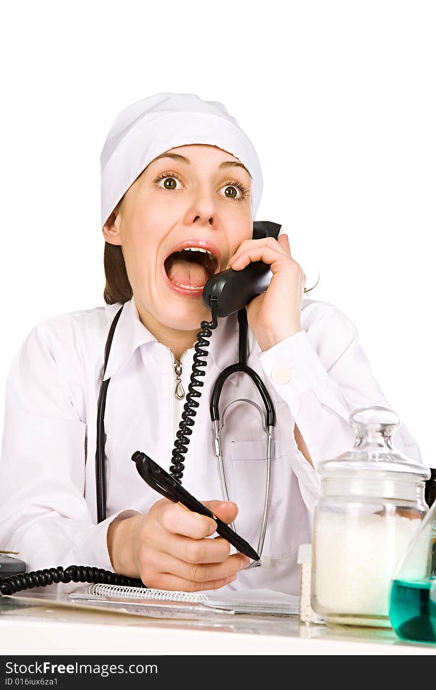 The comical woman-therapist shouts for horror, speaking by phone