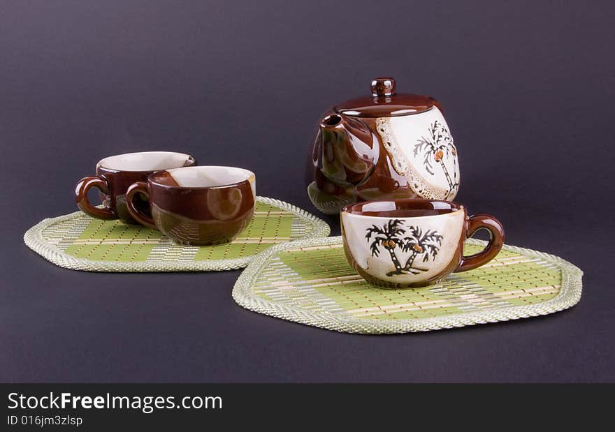 Teapot and cups