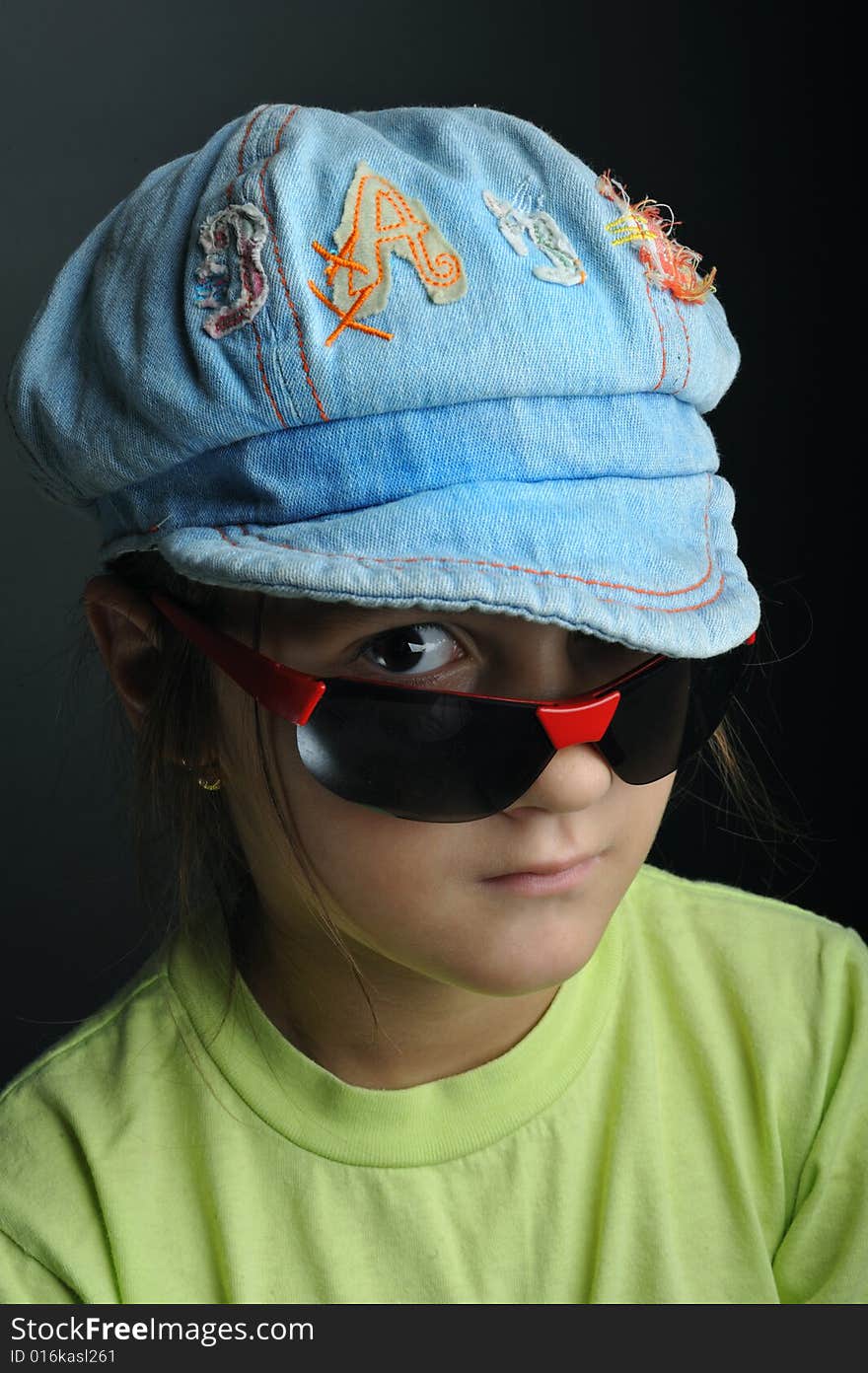 Girl with sunglasses portrait