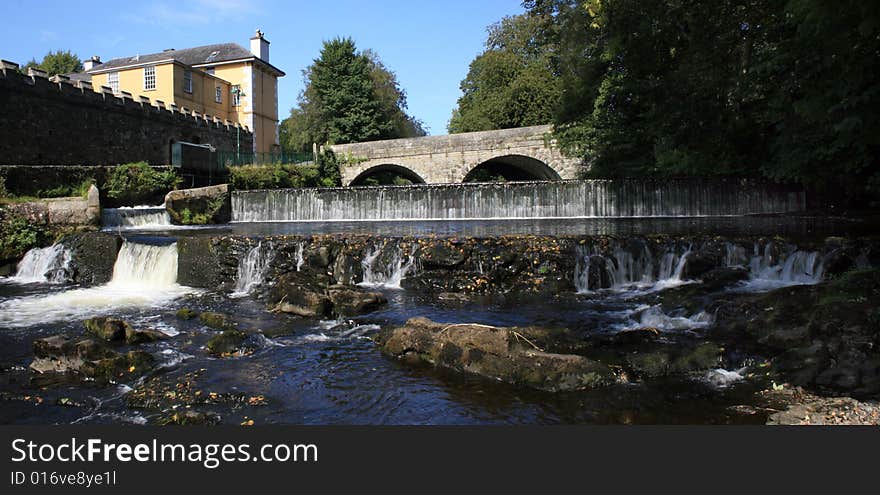 A Nice little town in cornwall, with a beautiful stream running in to a river. A Nice little town in cornwall, with a beautiful stream running in to a river.