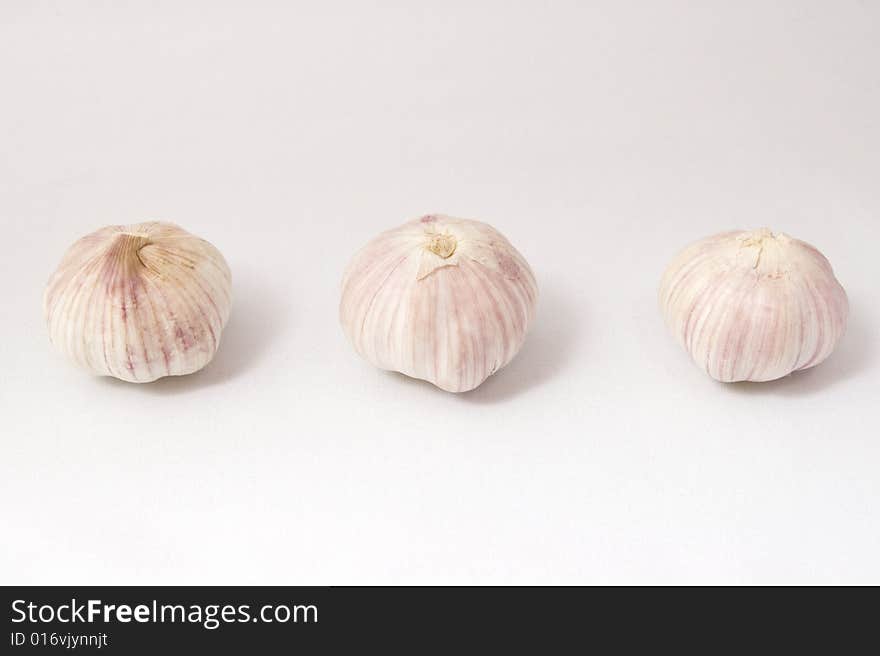 Garlic on white cloth