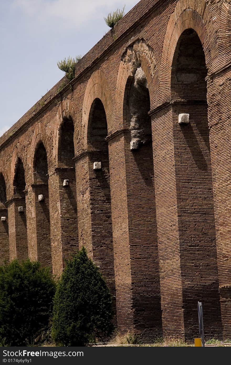 The aqueduct Alessandrino (Aqua Alexandrina) came realized in the 226 d.C for will of the roman emperor Strict Alexander (11 March 222 - 19 March 235). Its function consisted in carrying the water to the terme of Nerone that was situated in Marzio Field near the Pantheon (about in the zone occupied today from Madama Palace, center of the Senate of the Italian Republic) and that they had been radically restructured from the same emperor (and for this calls also “terme Alessandrine). The aqueduct Alessandrino (Aqua Alexandrina) came realized in the 226 d.C for will of the roman emperor Strict Alexander (11 March 222 - 19 March 235). Its function consisted in carrying the water to the terme of Nerone that was situated in Marzio Field near the Pantheon (about in the zone occupied today from Madama Palace, center of the Senate of the Italian Republic) and that they had been radically restructured from the same emperor (and for this calls also “terme Alessandrine).