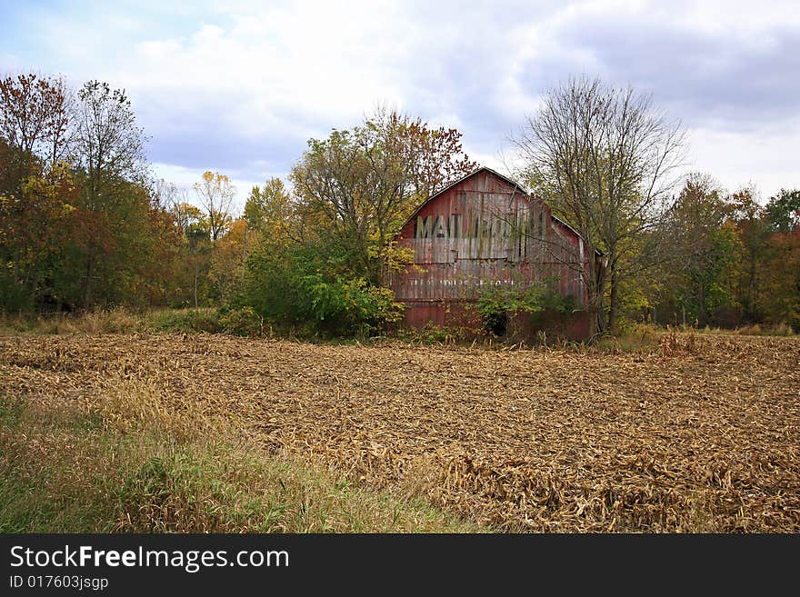 Old mail pouch barn along highway 6