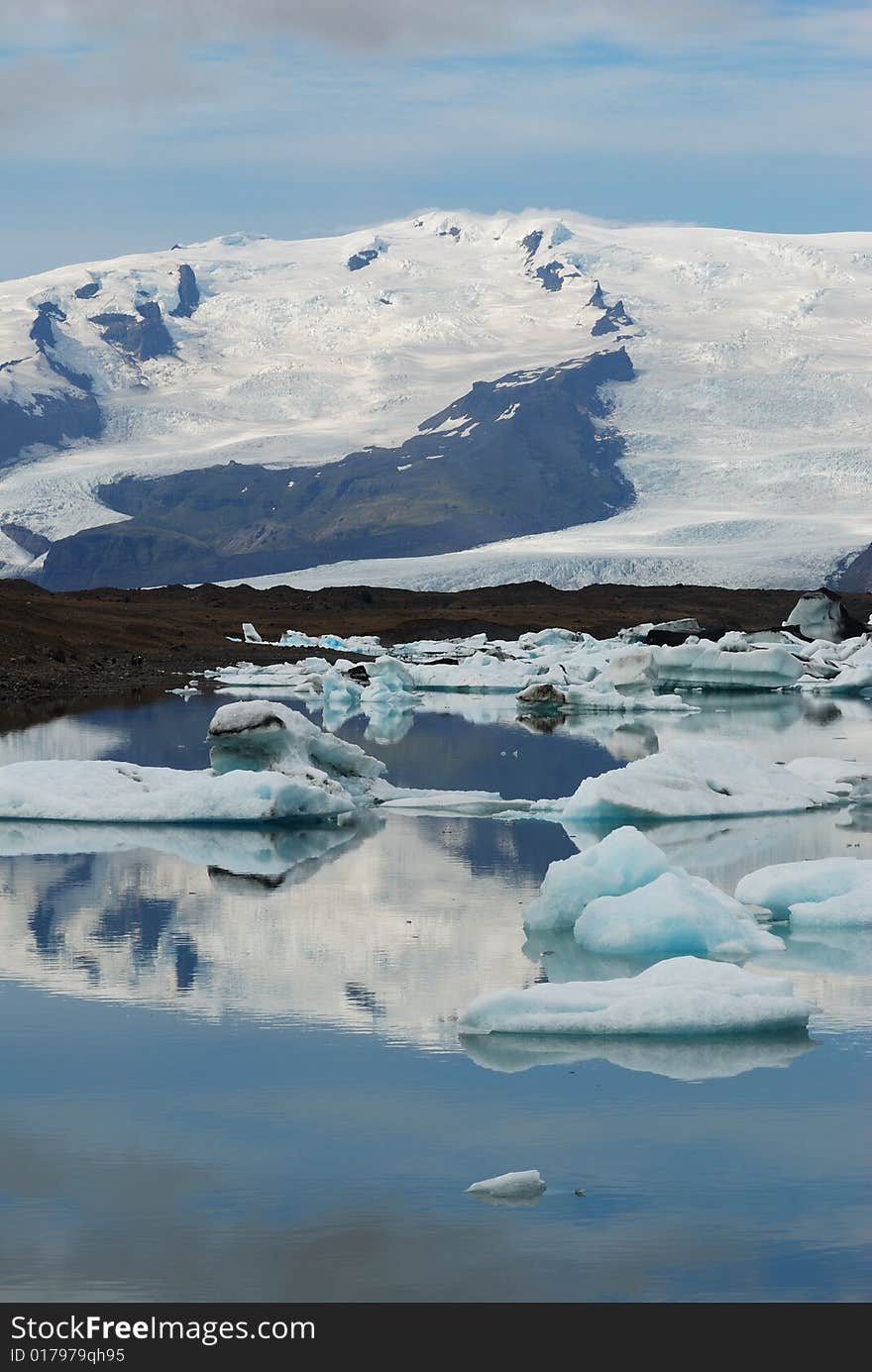 Iceberg in 'ice lagoon' bay, located at jokulsarlon bay in iceland. Iceberg in 'ice lagoon' bay, located at jokulsarlon bay in iceland