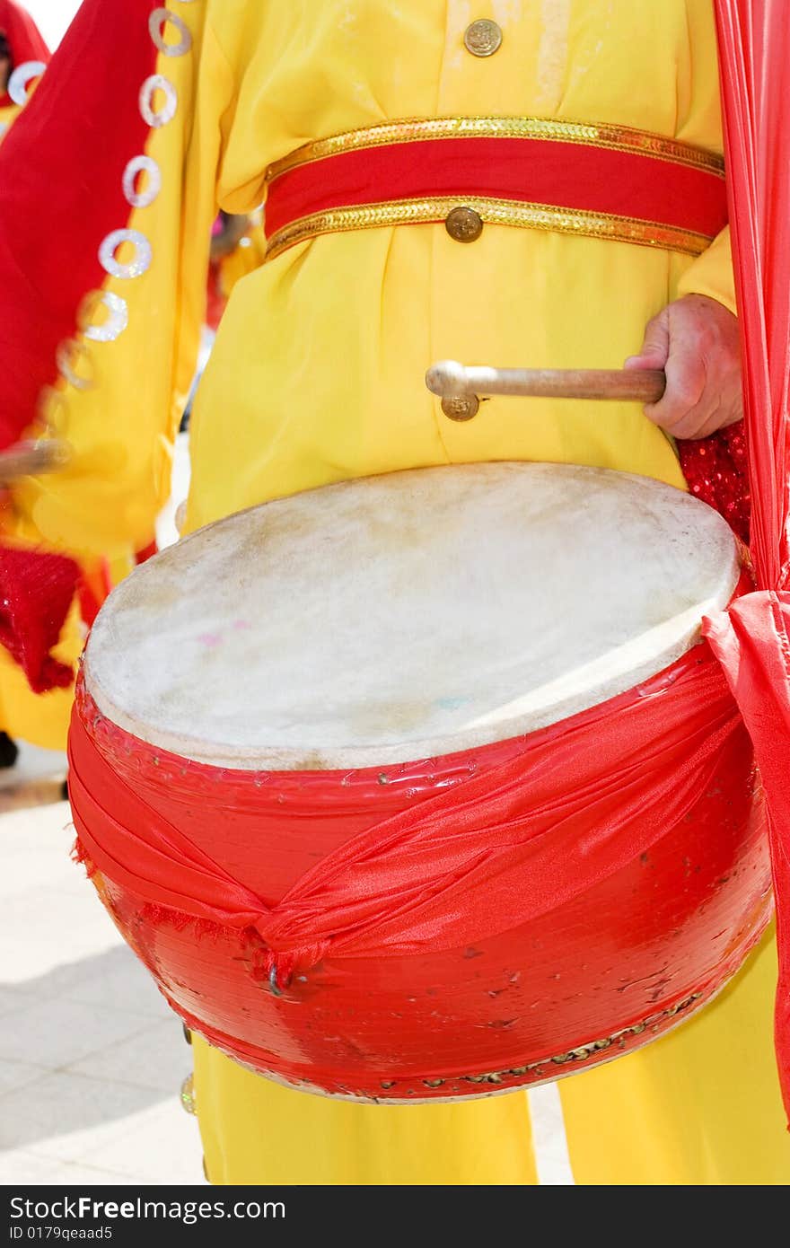 The chinese drummer at ceremony.