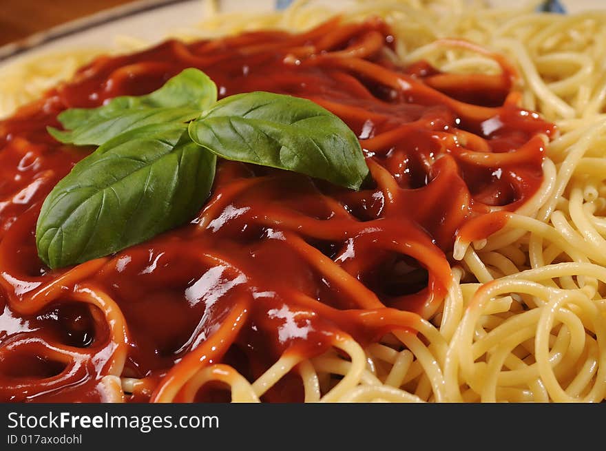 Spaghetti and tomato,basil;healthy food