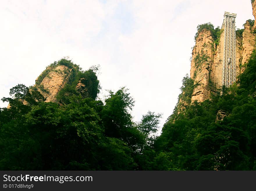 The maximum lift of china's zhangjiajie