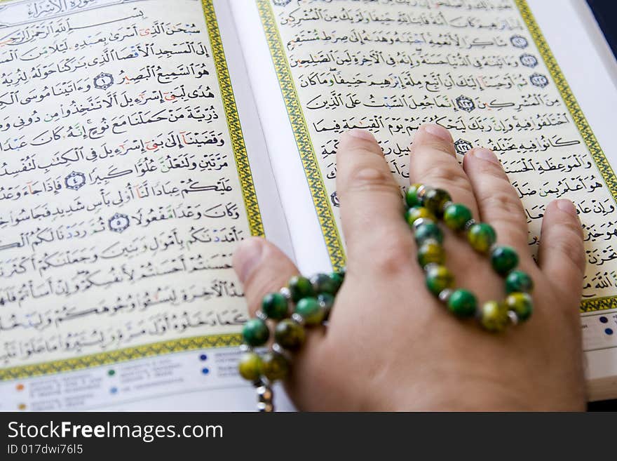 The koran,  tasbih (disbe, subbah).